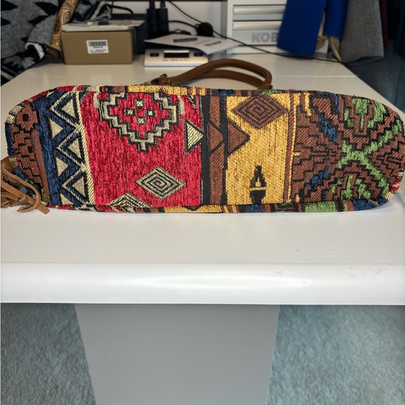 Tapestry Style Multicolor Shoulder Bag with Ethnic Patterns Tassels Braided - Picture 4 of 9